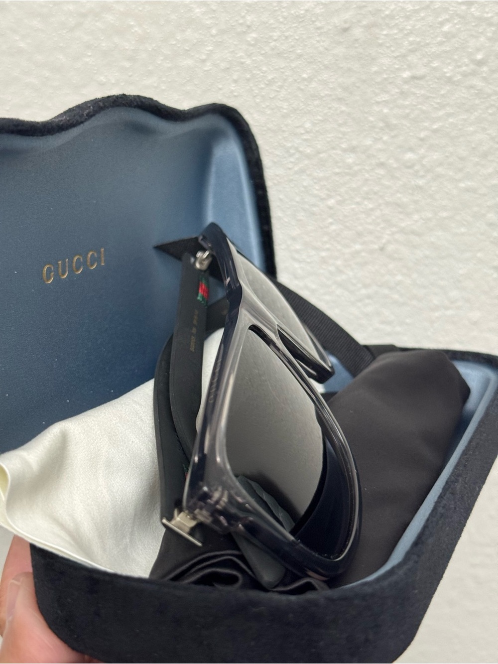 Gucci Men’s Sunglasses GG0010S 004 - Picture 2 of 6